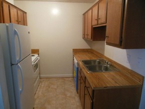 Collinwood South Apartments in Newport News, VA - Building Photo - Building Photo