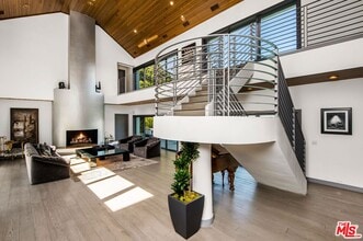 11955 Pinnacle Pl in Beverly Hills, CA - Building Photo - Building Photo