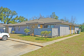 8180 Stonebrook Dr in Pensacola, FL - Building Photo - Building Photo