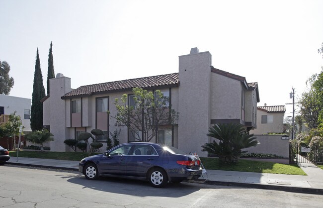 340 E Wilshire Ave in Fullerton, CA - Building Photo - Building Photo