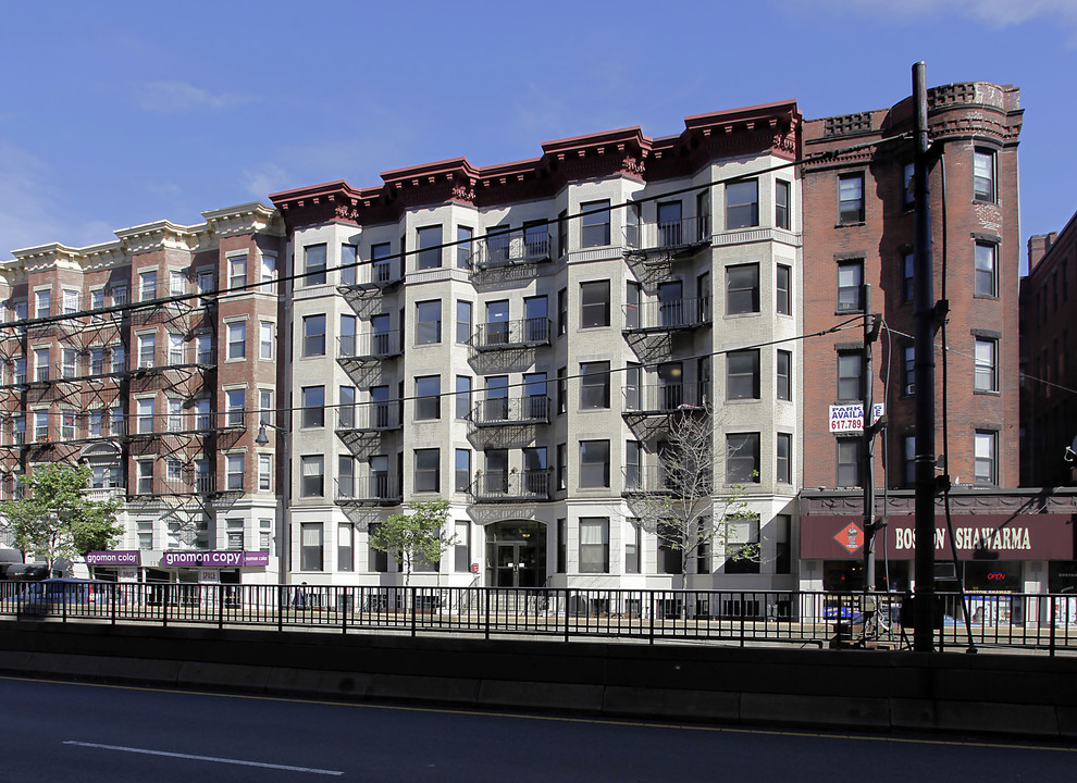 319 Huntington Ave in Boston, MA - Building Photo