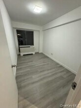 42-35 Main St in Queens, NY - Building Photo - Building Photo