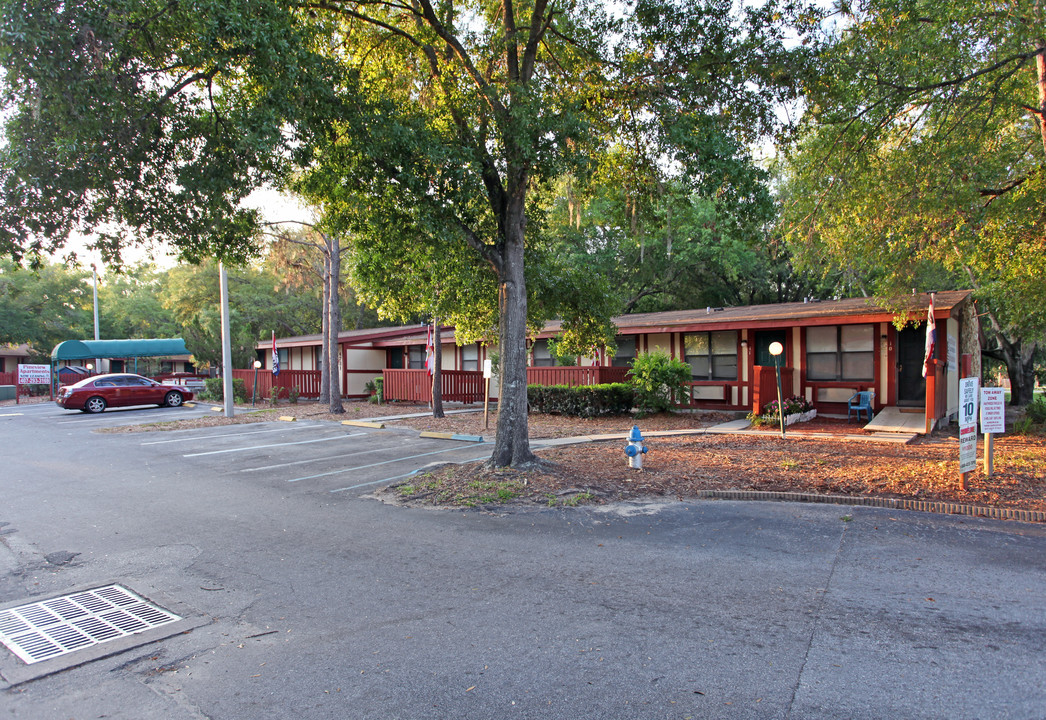 Crest Villas in Orlando, FL - Building Photo