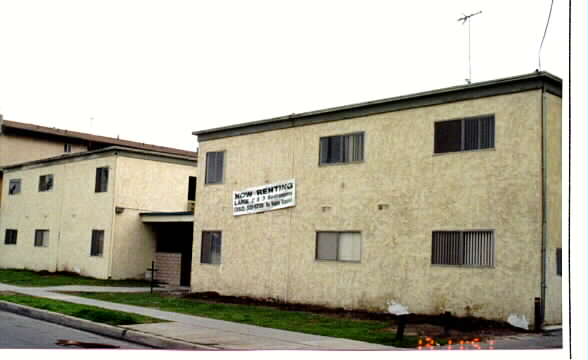 14040 Orizaba Ave in Paramount, CA - Building Photo - Building Photo