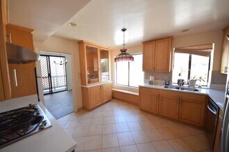 2323 S Bentley Ave in Los Angeles, CA - Building Photo - Building Photo