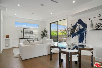 6075 Hargis St in Los Angeles, CA - Building Photo - Building Photo
