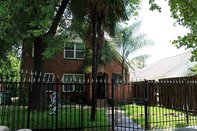 2908 Truxillo St in Houston, TX - Building Photo - Building Photo