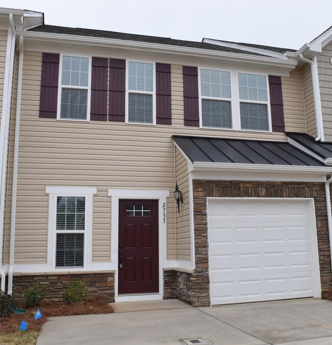 property at 2757 Silverthorn Dr