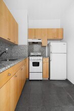 220 E 54th St in New York, NY - Building Photo - Building Photo