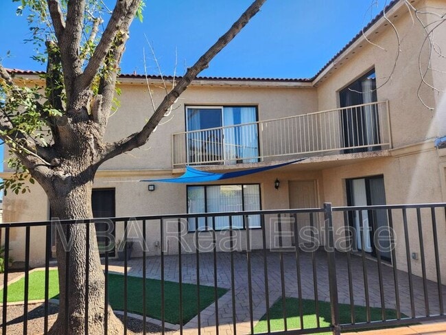 15650 N 19th Ave in Phoenix, AZ - Building Photo - Building Photo