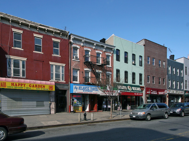 105 Graham Ave in Brooklyn, NY - Building Photo - Building Photo