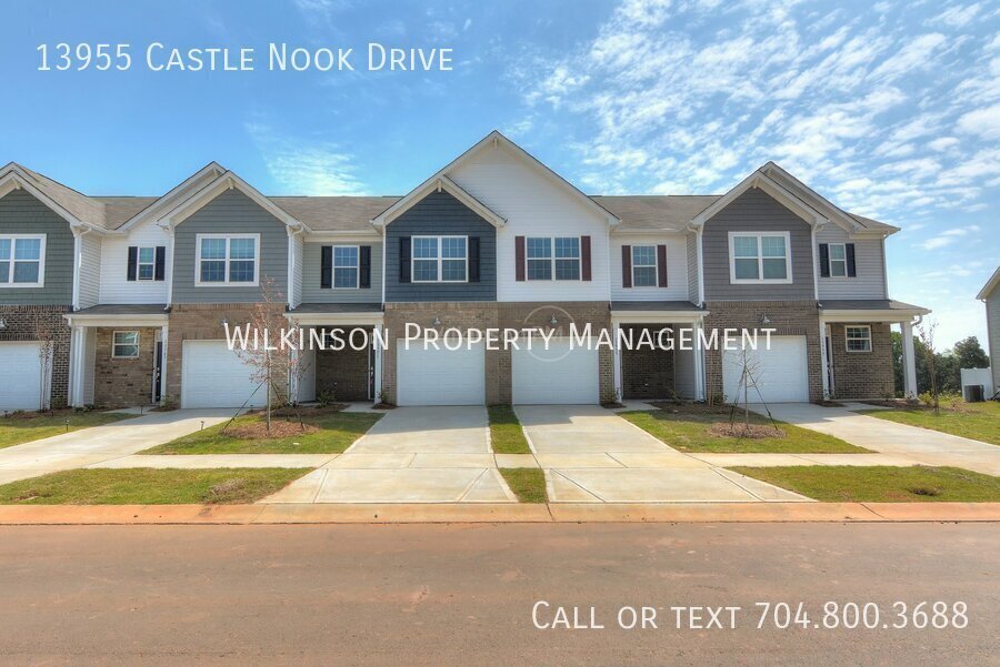 13955 Castle Nook Dr in Charlotte, NC - Building Photo