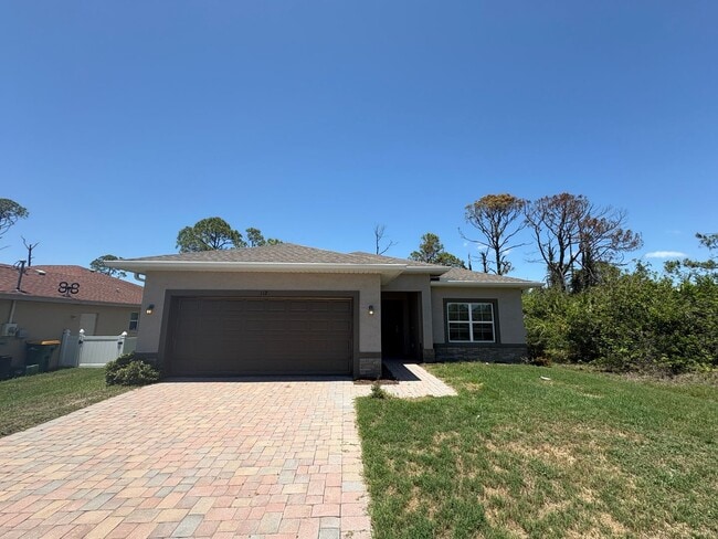 112 Lantana Rd in Rotonda West, FL - Building Photo - Building Photo