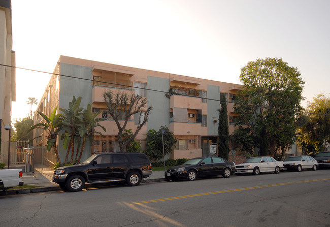 Hallmart apartments in Los Angeles, CA - Building Photo - Building Photo