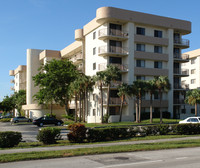 Royal Palm Towers Luxury Rental Apartments in Coral Springs, FL - Foto de edificio - Building Photo