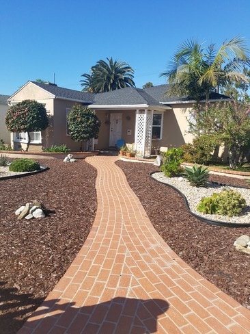 property at 8437 Naylor Ave