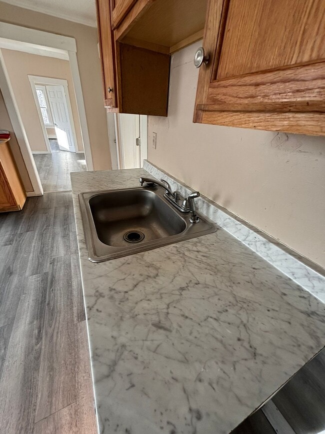 53 Brook St, Unit 3 in Lawrence, MA - Foto de edificio - Building Photo