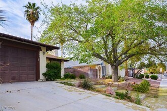 708 Northstar St in Las Vegas, NV - Building Photo - Building Photo