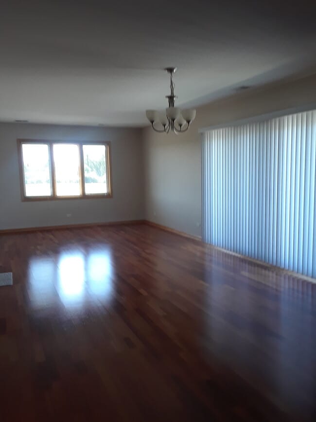 10459 Mayfield Ave, Unit 2B in Oak Lawn, IL - Building Photo - Building Photo