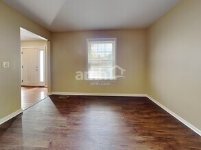 15 Whispering Woods Ln in Alexandria, KY - Foto de edificio - Building Photo