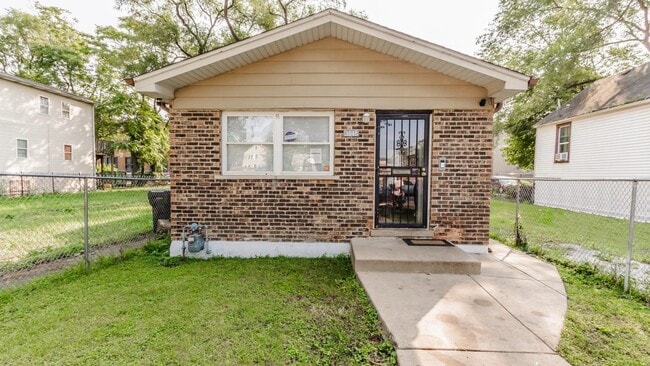 property at 5141 S Carpenter St