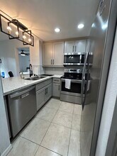 3078 Broadway, Unit 314 in San Diego, CA - Building Photo - Building Photo