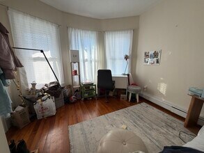 68 Winchester St, Unit 1 in Medford, MA - Building Photo - Building Photo