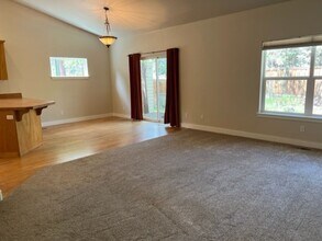 865 SW Silver Lake Blvd in Bend, OR - Building Photo - Building Photo