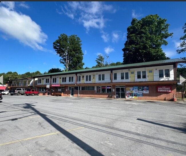 property at 404 W Jackson Blvd