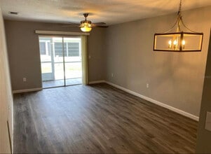 2853 Stillwell Ct in New Port Richey, FL - Foto de edificio - Building Photo