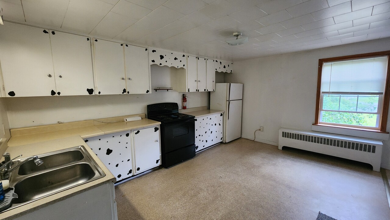702 Don St in Houtzdale, PA - Building Photo