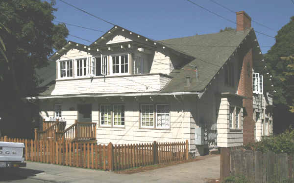 3006 E 17th St in Oakland, CA - Building Photo - Building Photo