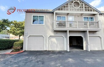 935 Old County Rd in Belmont, CA - Building Photo - Building Photo