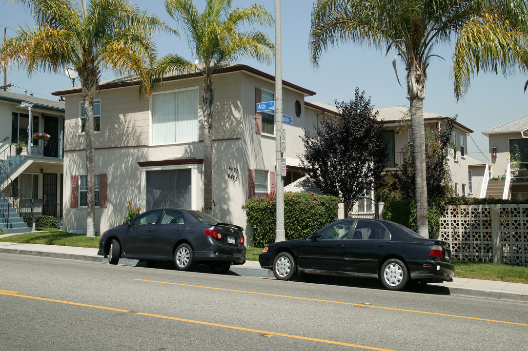 4421-4425 E 4th St in Long Beach, CA - Building Photo