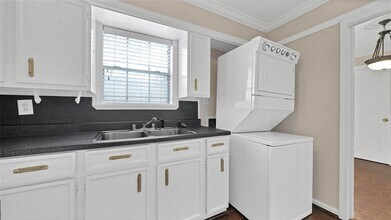 218 W 15th St-Unit -A in Houston, TX - Building Photo - Building Photo