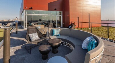 1920 N Milwaukee Ave in Chicago, IL - Building Photo - Building Photo