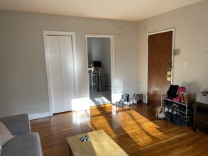 39 Selkirk Rd, Unit 1 in Boston, MA - Building Photo - Building Photo