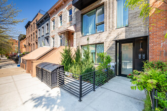 179 Gates Ave in Brooklyn, NY - Building Photo - Building Photo