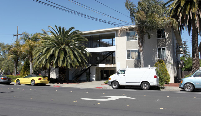 1028 Arguello St in Redwood City, CA - Building Photo - Building Photo