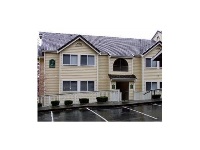 3809 131st Ln SE in Bellevue, WA - Building Photo - Building Photo