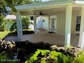 550 Young St in Melbourne, FL - Foto de edificio - Building Photo