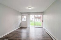 605 N Wolf Rd photo'