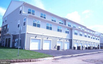 161 Stoutsburg Blvd in Hopewell Township, NJ - Building Photo - Building Photo