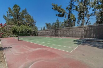 2890 Huntington Blvd in Fresno, CA - Building Photo - Building Photo