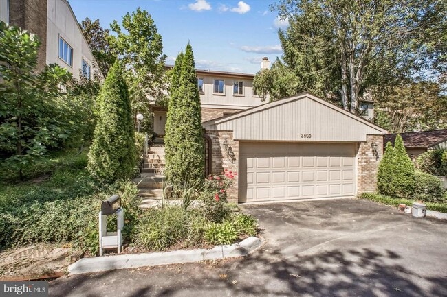 property at 3809 Hemlock Way