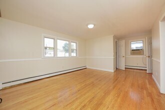 142 Maple Ave, Unit 2 in Woodland Park, NJ - Building Photo - Building Photo