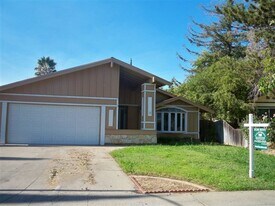 3328 Chiswell Way in Sacramento, CA - Building Photo
