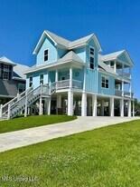 116 Acacia Ave in Biloxi, MS - Building Photo