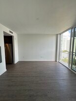 154 NE 23rd St, Unit S in Miami, FL - Building Photo
