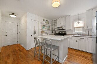 318 Pine Creek Ave in Fairfield, CT - Building Photo - Building Photo